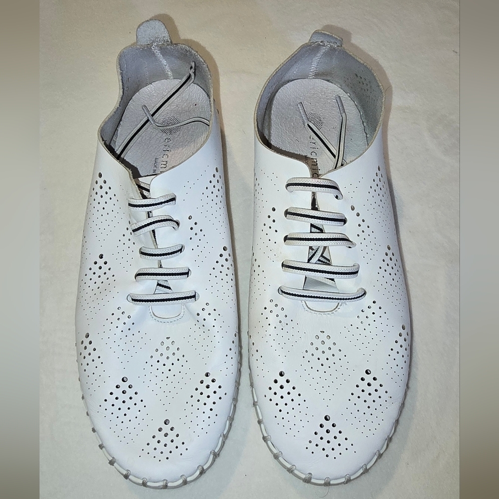 Eric Michael White Perforated Women's Oxfords